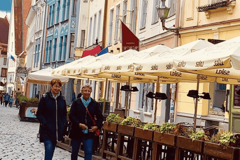 Luxury Day Trip to Tallinn with Lounge Access, Lavish Buffet