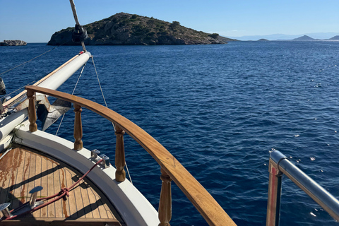 Athens Riviera:Premium Morning Cruise with Onboard Greek BBQ