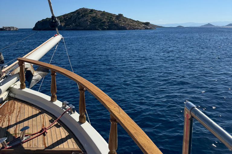 Athens Riviera:Premium Morning Cruise with Onboard Greek BBQ
