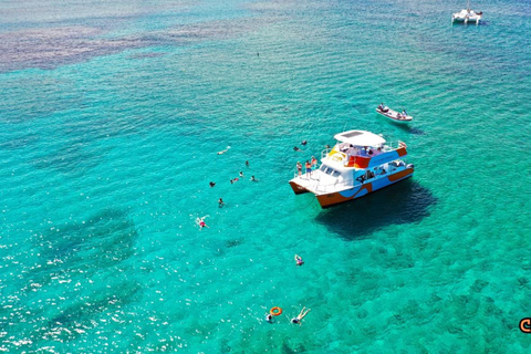 Excursión en barco de fiesta con recogida, comida y bebidas (compartida)