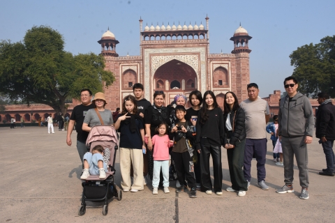 Ab Delhi: Private Taj Mahal & Agra Tour mit dem ExpresszugTour mit Sitzplatz im Zug der 1. Klasse mit Eintrittsgeldern und Mittagessen