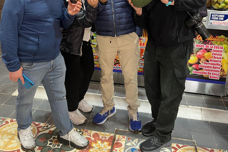 Bogotá: Real City Life & Cultural Districts Group Tour