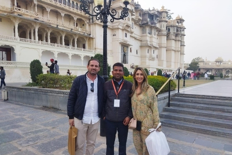 Udaipur: Old City Walking Tour with Local Guide