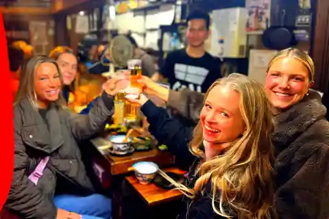 Tóquio: Tour gastronómico guiado em Shinjuku com 15 pratos