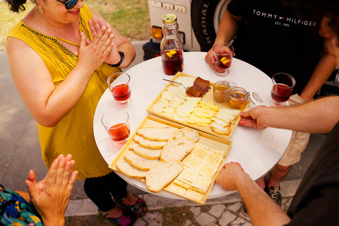 Mezza giornata a LISBONA in una jeep d&#039;epoca con degustazioni di cibo e bevande