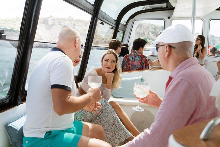 Lisbon – Sangria Social Premium Boat Experience Lisbon: Sangria Vibe Premium Boat Experience