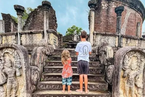 Visite de la ville ancienne de Polonnaruwa avec safari à dos d'éléphant de Minneriya