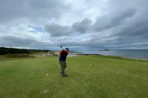 スコットランド グリーンズ : プライベート高級ゴルフ コースの日帰り旅行