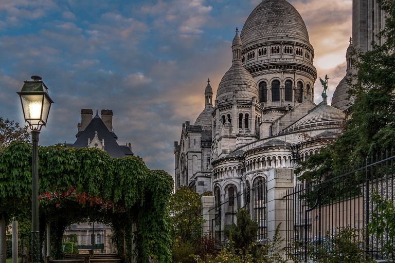 Paris: Montmartre Highlights Walking Tour med en lokal guide