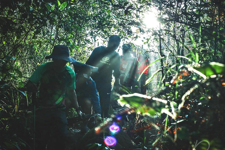 PhnomPenh: 2 giorni di trekking e campeggio sul monte Knang Phsar