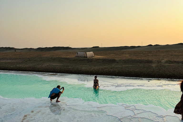 Abu Dhabi : Les flamants roses, les dunes fossiles et le lac salé.Véhicule privé jusqu&#039;à 6 personnes.