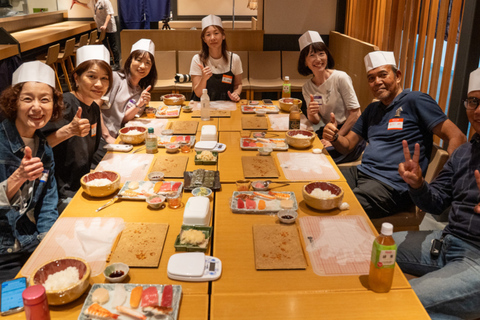 Ginza, Tóquio: faz sushi e aprende a filetar peixe com facasAula de sushi: filetagem de peixe e afiação de facas japonesas
