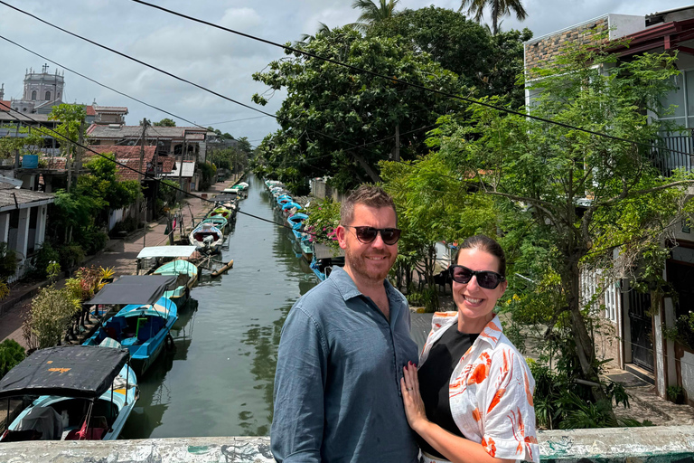 Negombo: Private Tuk-Tuk Tour –Temples, Markets & Local Life