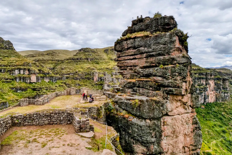 From Cusco: One day excursion to Waqrapukara