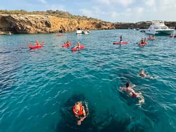 Ibiza por mar: Calas, Cuevas, Deportes Acuáticos y Barra Libre