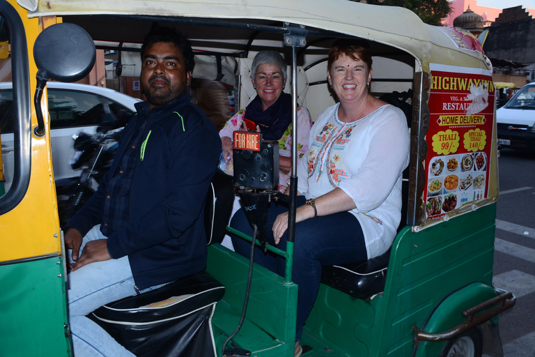 Jaipur: Tour noturno de Tuk-Tuk com um motorista local amigávelTuk-Tuk noturno