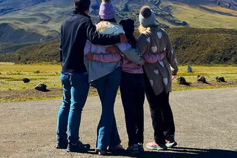 Quito: 2-Day Cotopaxi & Quilotoa. Hiking or Panoramic tour