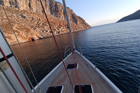 Heraklion: Dia Island seglingstur på morgonen med snorkling