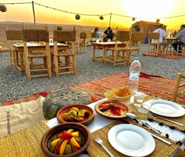 Désert d'Agafay (Marrakech) : balade à dos de chameau, coucher de soleil, dîner-spectacle - dromadaire