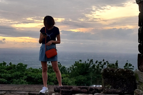 Borobudur Guided Tour & Ijo Temple Sunset Experience Private Tour: Borobudur Access, Prambanan & Ijo Sunset