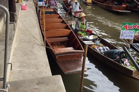 Bangkok: Maeklong Railway and Damnoen Saduak Market Tour Bangkok: Maeklong Railway, Floating Market & Wat Bangkrung