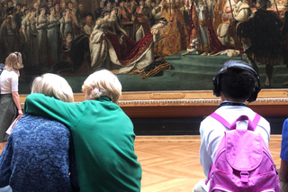 Paris Louvre : Private Treasure Hunt for Families or groups