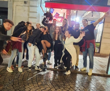 Paris: Pub Crawl with Shots and Nightclub Entry