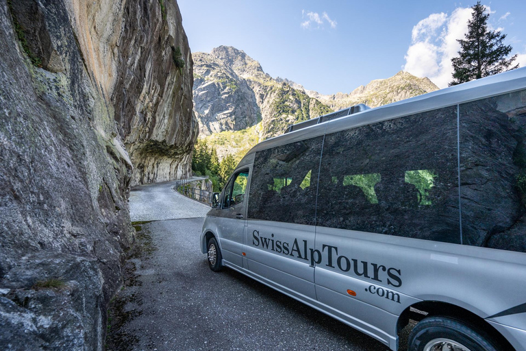 Interlaken: Guided Bus Tour with Swiss Locals