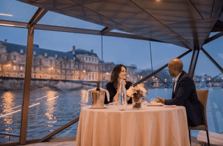 Paris: Bateaux Mouches® Dinner-Bootsfahrt auf der Seine