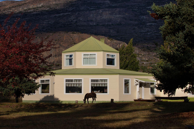 El Calafate: Glacier Cruise & Trekking at Estancia Cristina From El Calafate: Glacier Cruise to Estancia Cristina