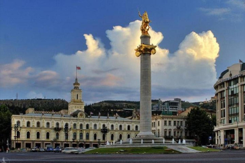 Passeio particular pela cidade de Tbilisi saindo de YerevanPasseio particular com guia