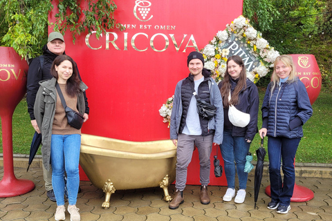 Mołdawia: winnica Cricova, Stary Orhei i klasztor CurchiMołdawia: klasztor Curchi, Orheiul Vechi i winiarnia