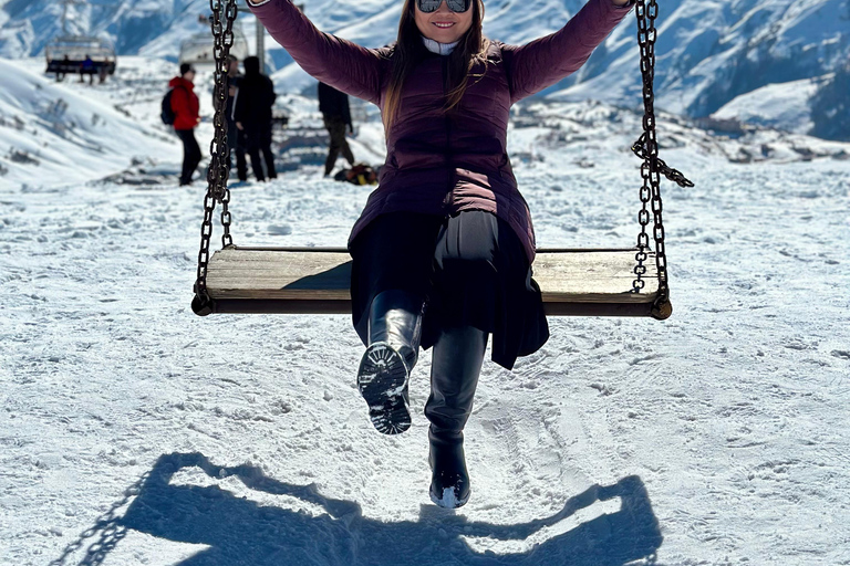 Tbilisi: Private Gudauri tour with photographer guide