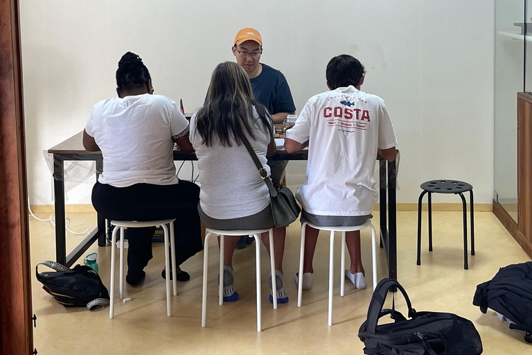 Seúl: Visita a Bukchon con Cuentacuentos y Artesanía Local