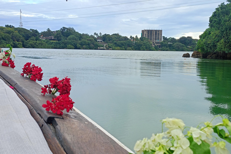 Mombasa : Croisière en boutre au coucher du soleil