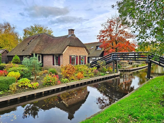 Von Amsterdam aus: Giethoorn &amp; Zaanse Schans Tour w/ Small Boat