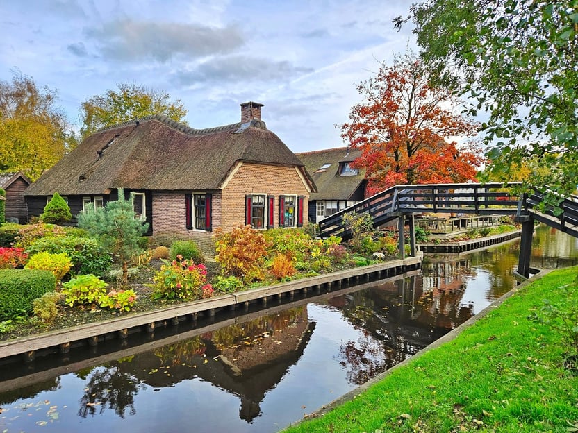 Da Amsterdam: Tour di Giethoorn e Zaanse Schans con una piccola barca