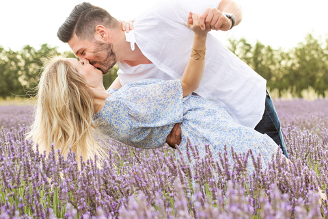 Provence: Private photoshoot by a professional photographer Provence: 1 hour photoshoot by a professional photographer