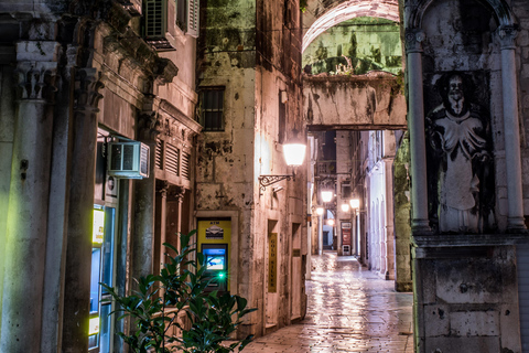 Private tour: Split by nightTour privato: Spalato di notte