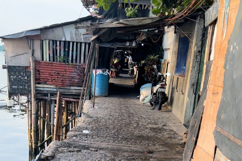 Manila: Community Life & the Legacy of Smokey Mountain