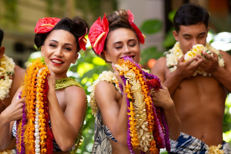 Oahu: Na Lei Aloha Luau in Waikiki with Optional Dinner