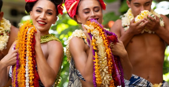 Oahu: Na Lei Aloha: a Boutique Waikiki Luau