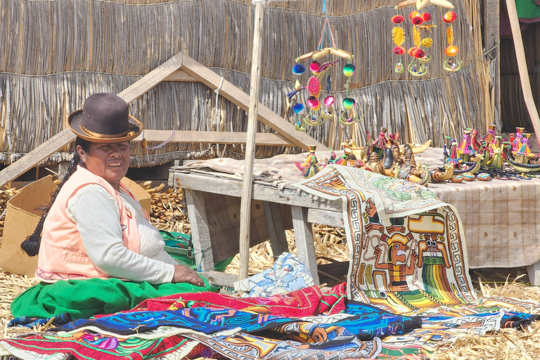Puno : excursion d&#039;une journée aux îles flottantes d&#039;Uros et à l&#039;île de Taquile