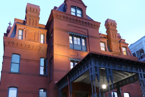 Excursão a pé noturna pelas mansões da Era Dourada de DupontExcursão a pé noturna pelas mansões Dupont da Era Dourada