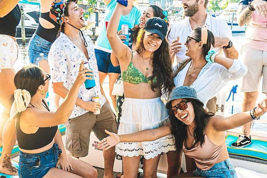 Lake Coeur d'Alene: Paddle Pub Party Cruise mit BYOB. Foto: GetYourGuide