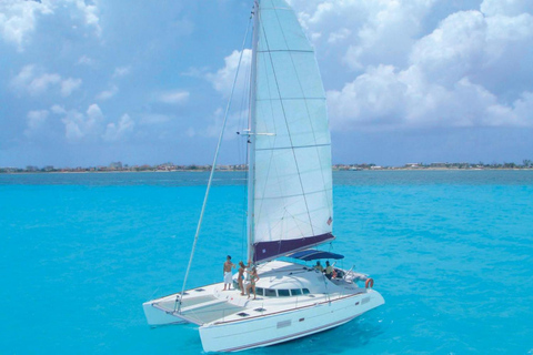 Isla Mujeres : Croisière en catamaran vers Isla Mujeres depuis Cancun