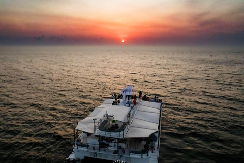 Cartagena: Lyxig tur i solnedgången i Catamarán med Open Bar