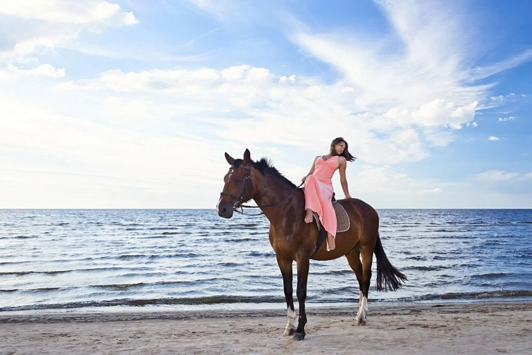 Randonnée à cheval près de la plage de Macao et de la rivière cristallineÉquitation