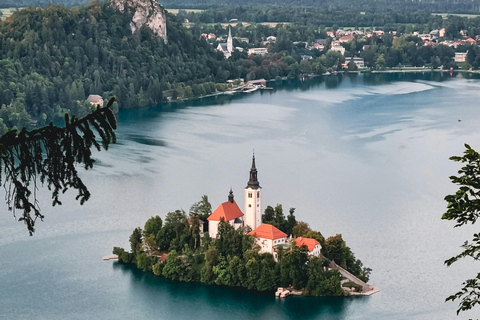 Excursión de Zagreb a Liubliana y Lago BledExcursión de Zagreb a Liubliana y Castillo de Bled