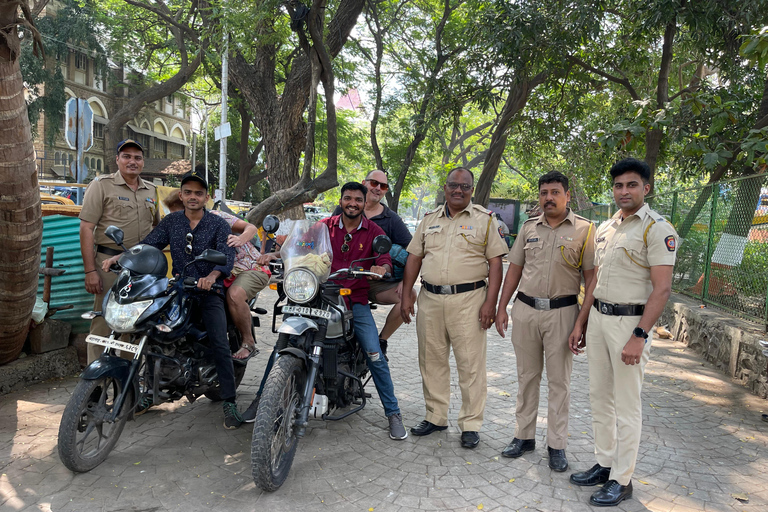 Bombay: Visita guiada en moto por BombayAñadir Visita al Barrio Bajo de Dharavi